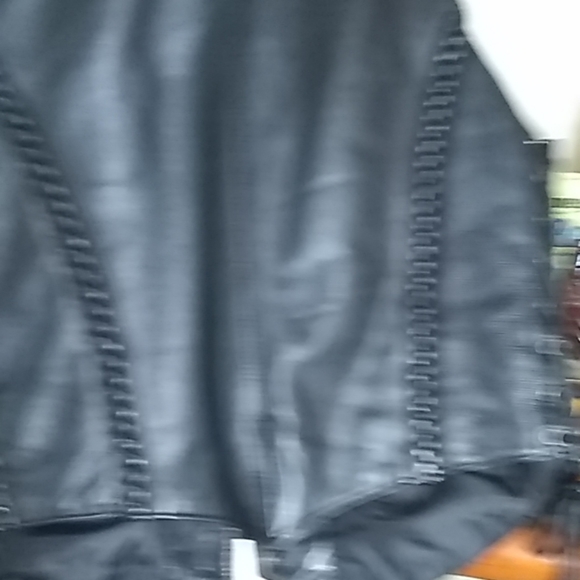 Leather vest - Picture 3 of 4